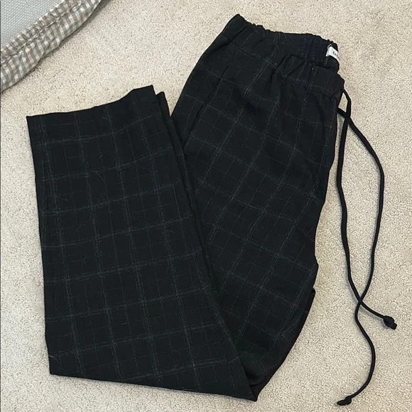 Babaton - Picture 1 of 1